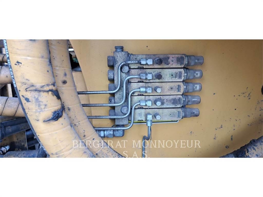 CAT 988K Колесни товарачи