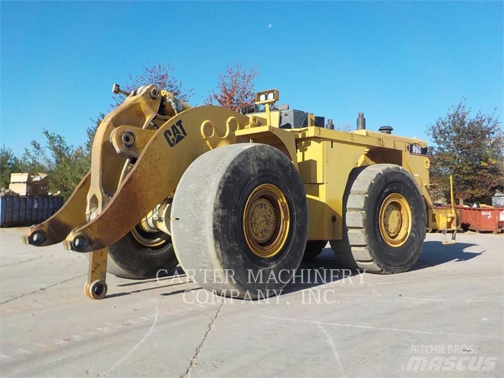 CAT 990 Колесни товарачи