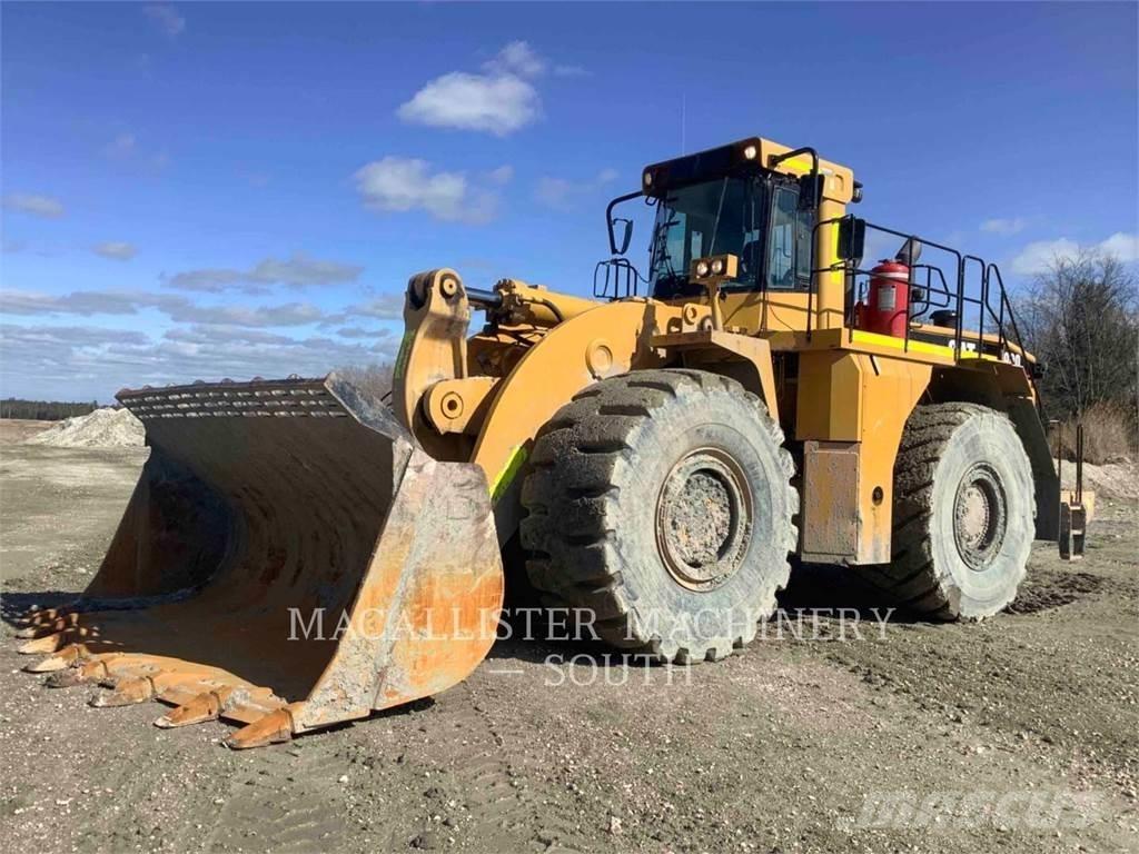 CAT 990 Колесни товарачи