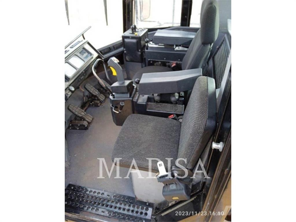 CAT 992 K Колесни товарачи