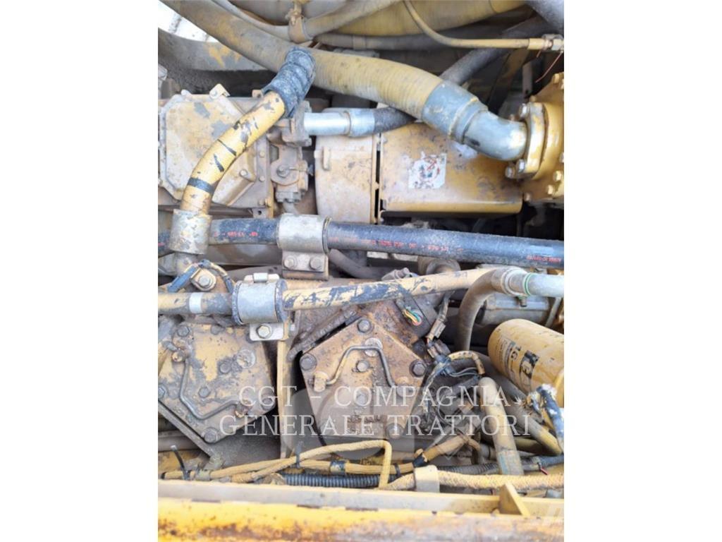 CAT 992G Колесни товарачи
