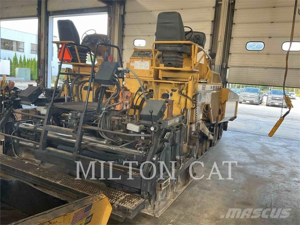 CAT AP-1055D Машини за асфалт