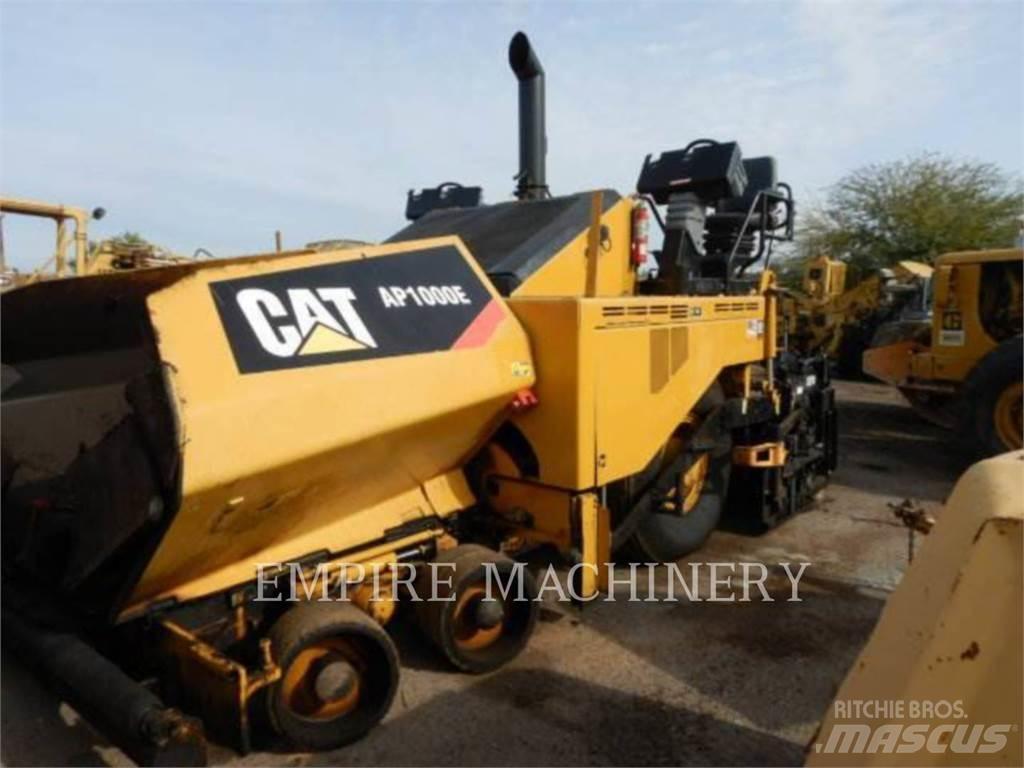 CAT AP1000E Машини за асфалт