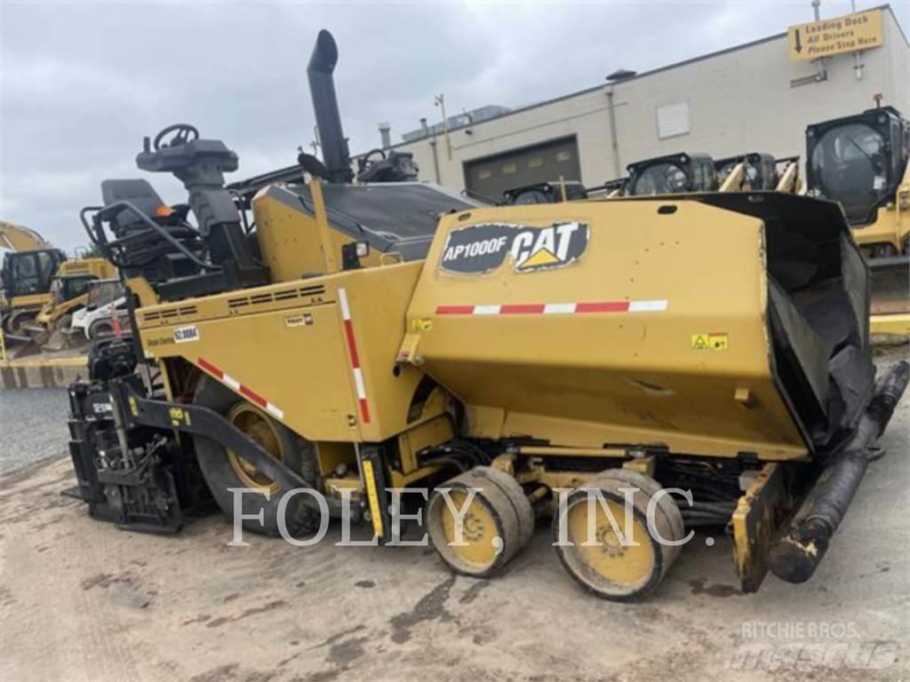 CAT AP1000F Машини за асфалт