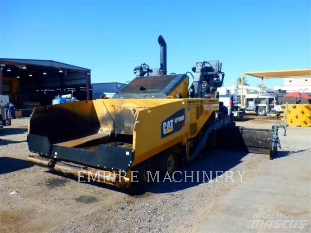 CAT AP1000F Машини за асфалт