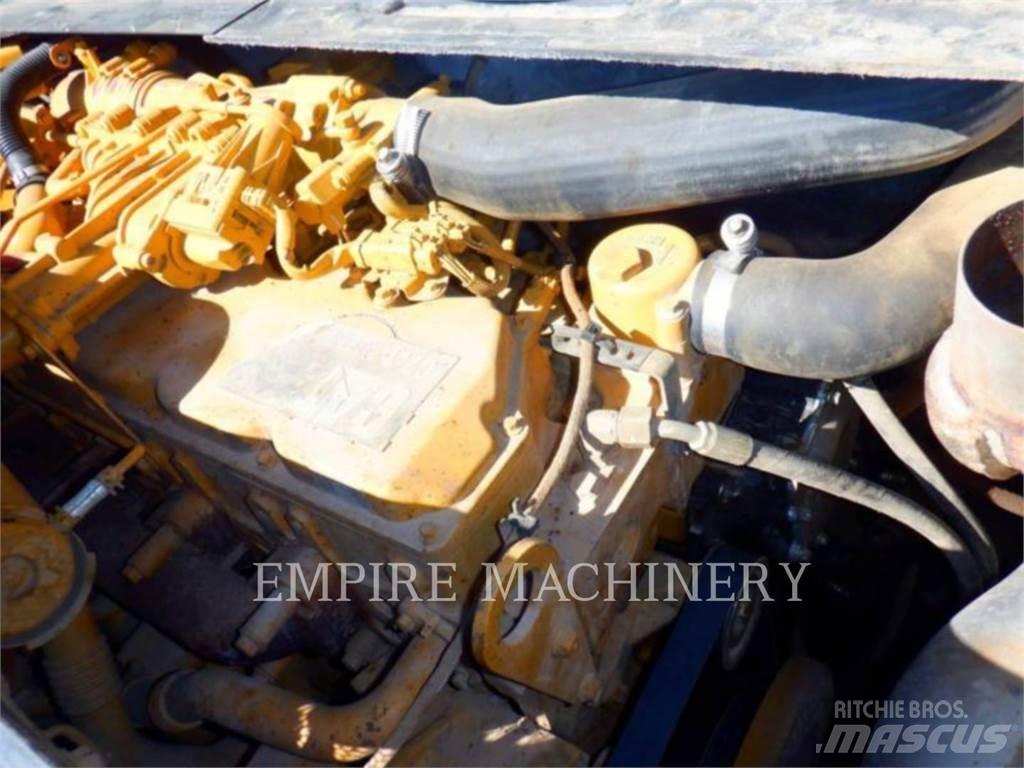 CAT AP1000F Машини за асфалт
