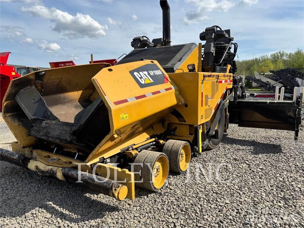 CAT AP1000F Машини за асфалт