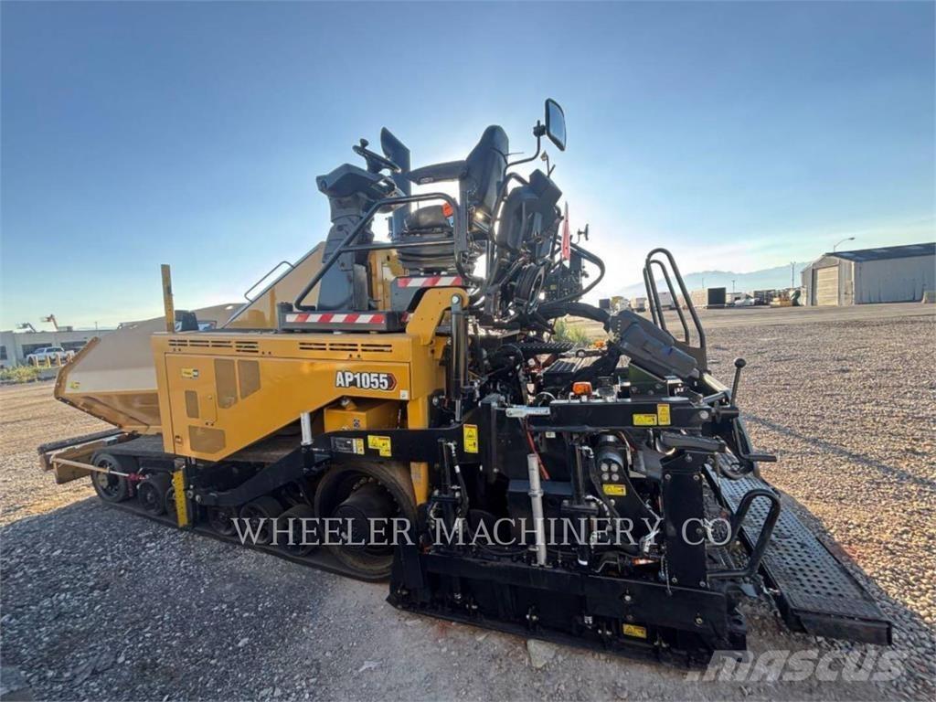 CAT AP1055 Машини за асфалт