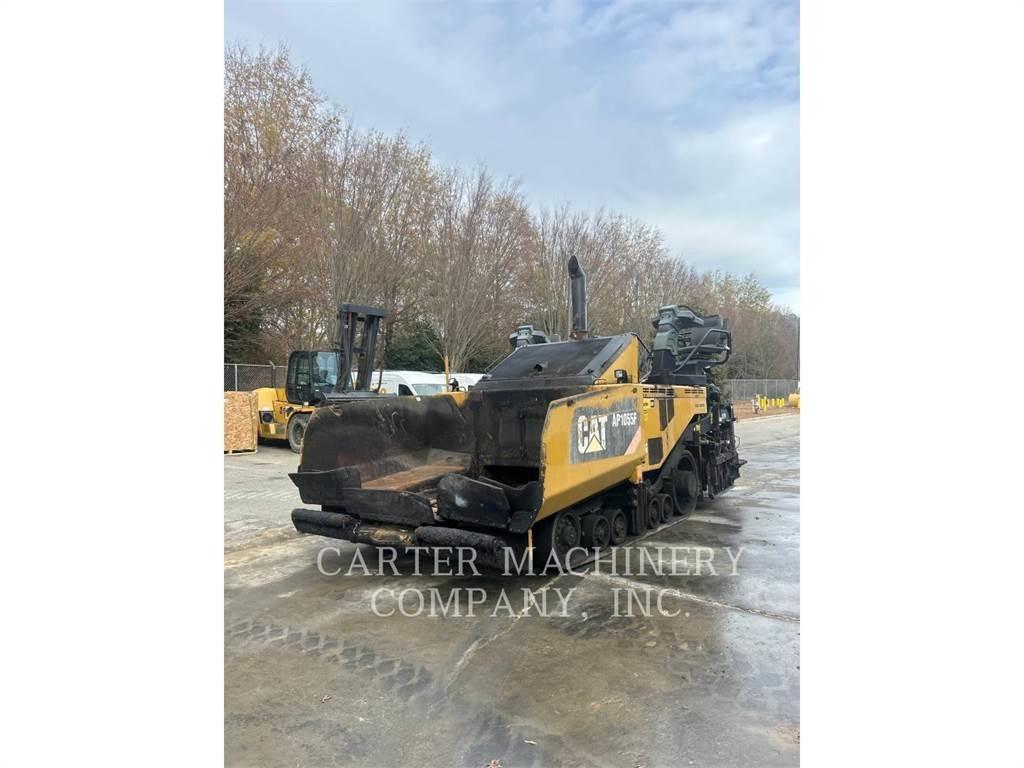 CAT AP1055F Машини за асфалт