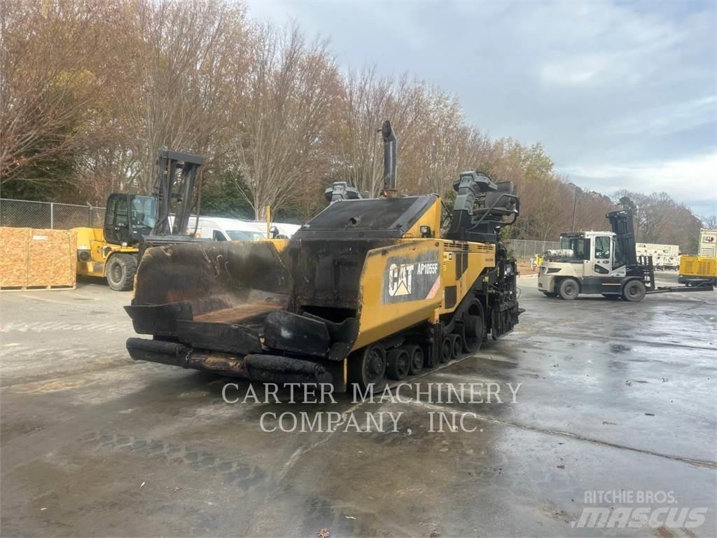 CAT AP1055F Машини за асфалт