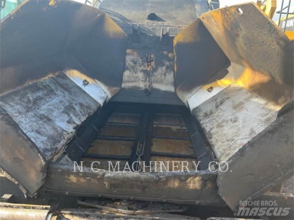 CAT AP1055F Машини за асфалт