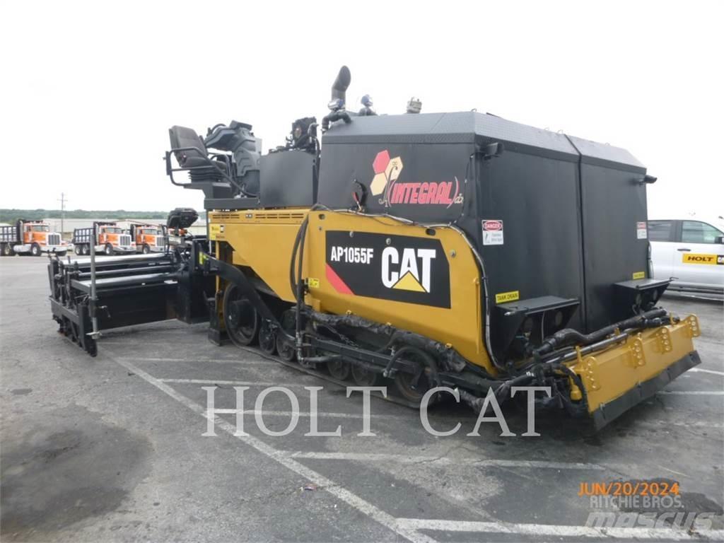 CAT AP1055F SPRAY PAVER Машини за асфалт