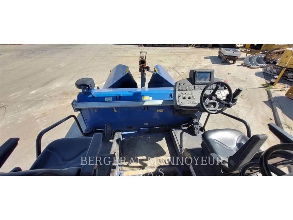CAT AP355F Машини за асфалт