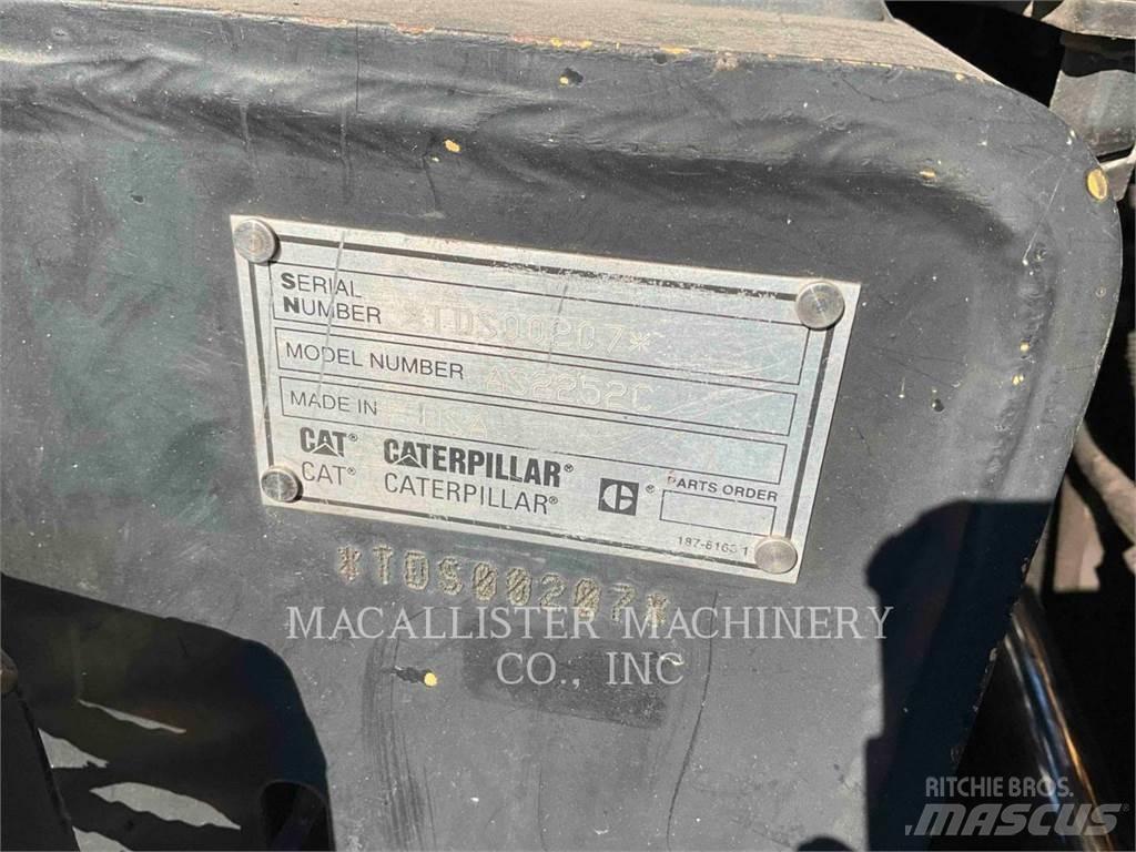 CAT AP500E Машини за асфалт