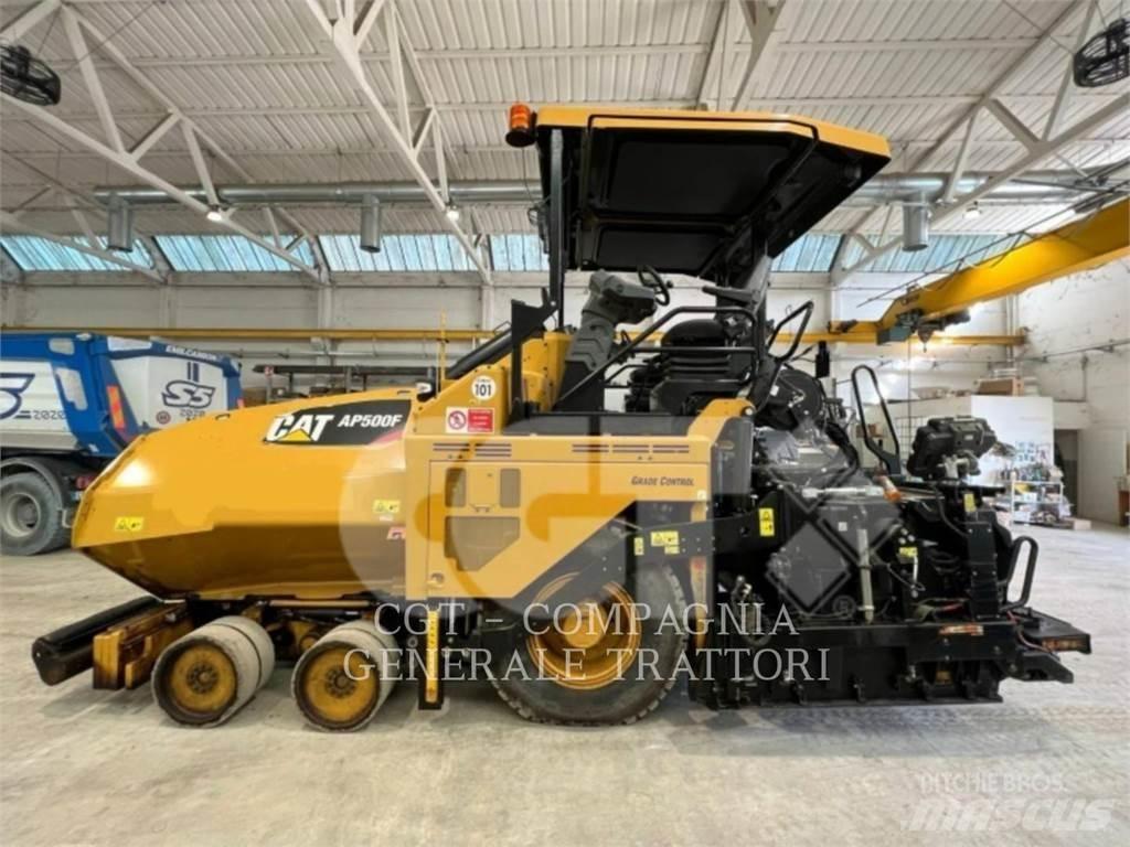CAT AP500F Машини за асфалт