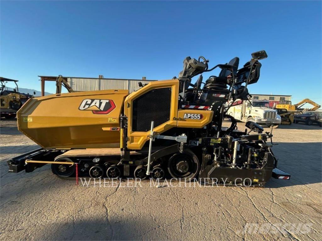 CAT AP555 Машини за асфалт