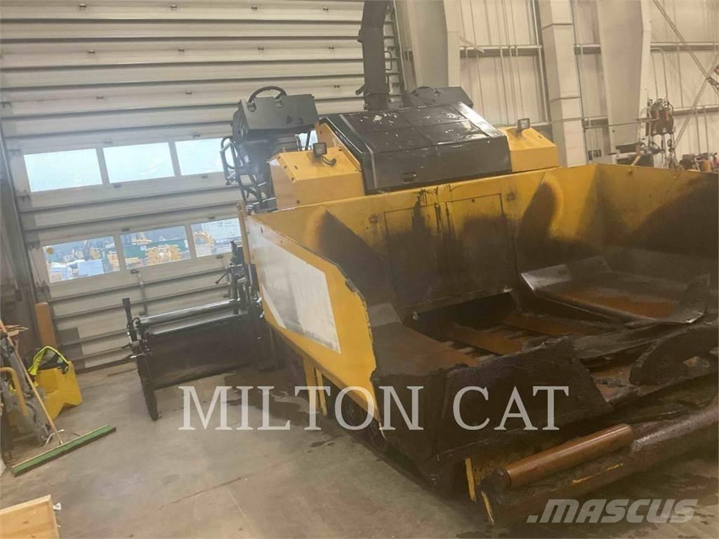 CAT AP555E Машини за асфалт