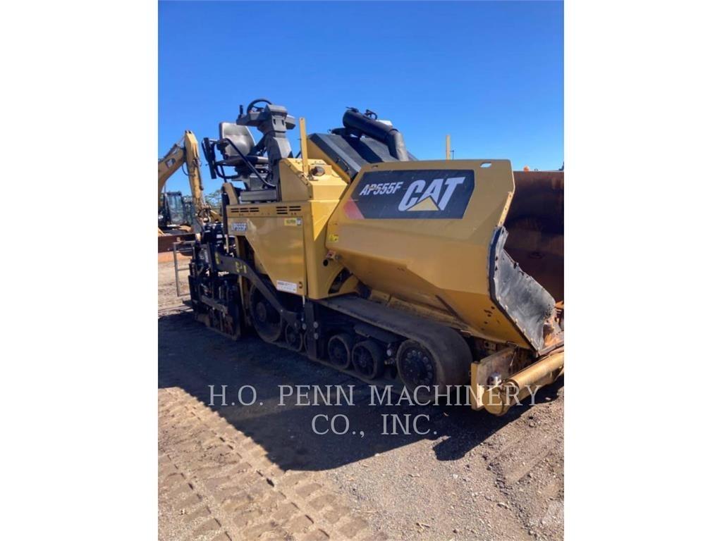 CAT AP555F Машини за асфалт