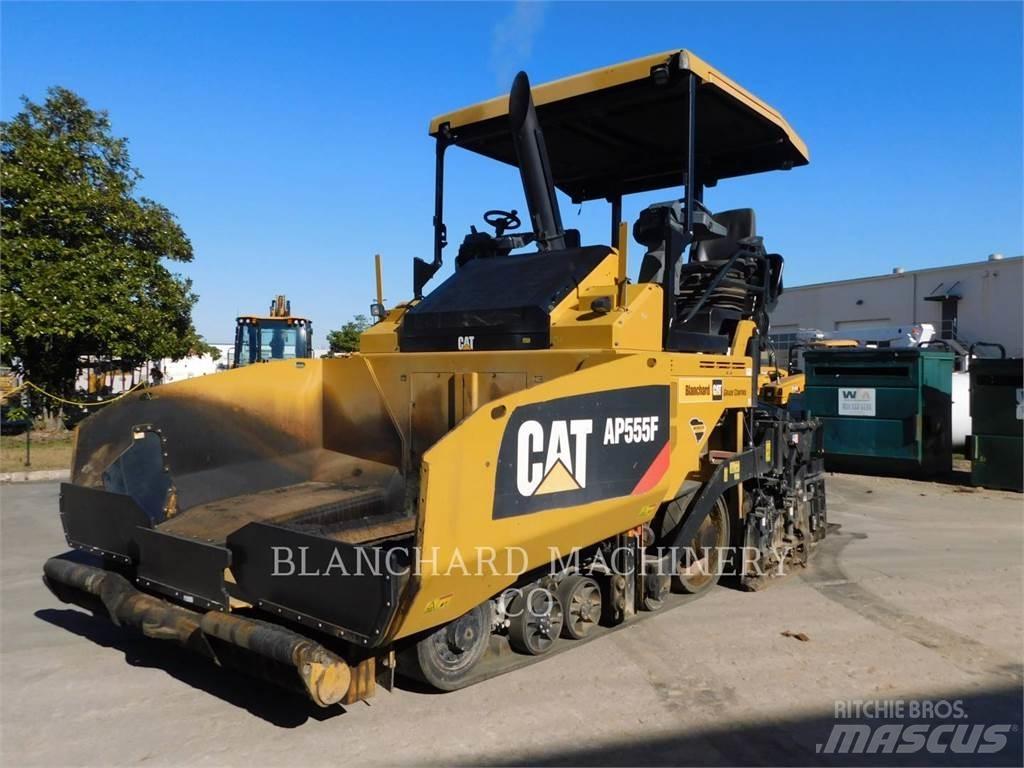 CAT AP555F Машини за асфалт