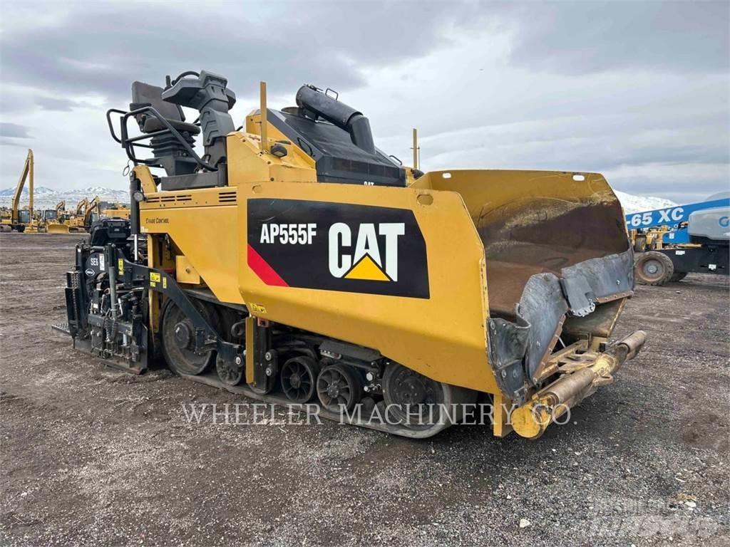 CAT AP555F Машини за асфалт