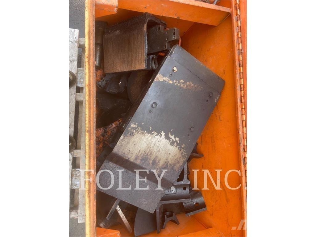 CAT AP555F Машини за асфалт