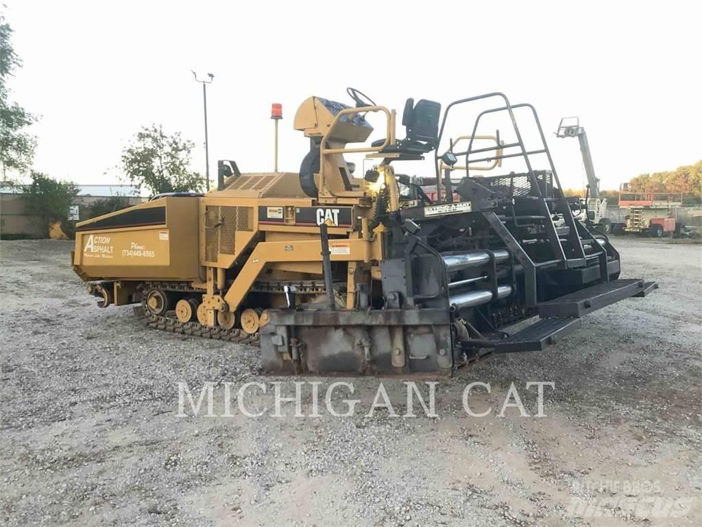 CAT AP650B Машини за асфалт