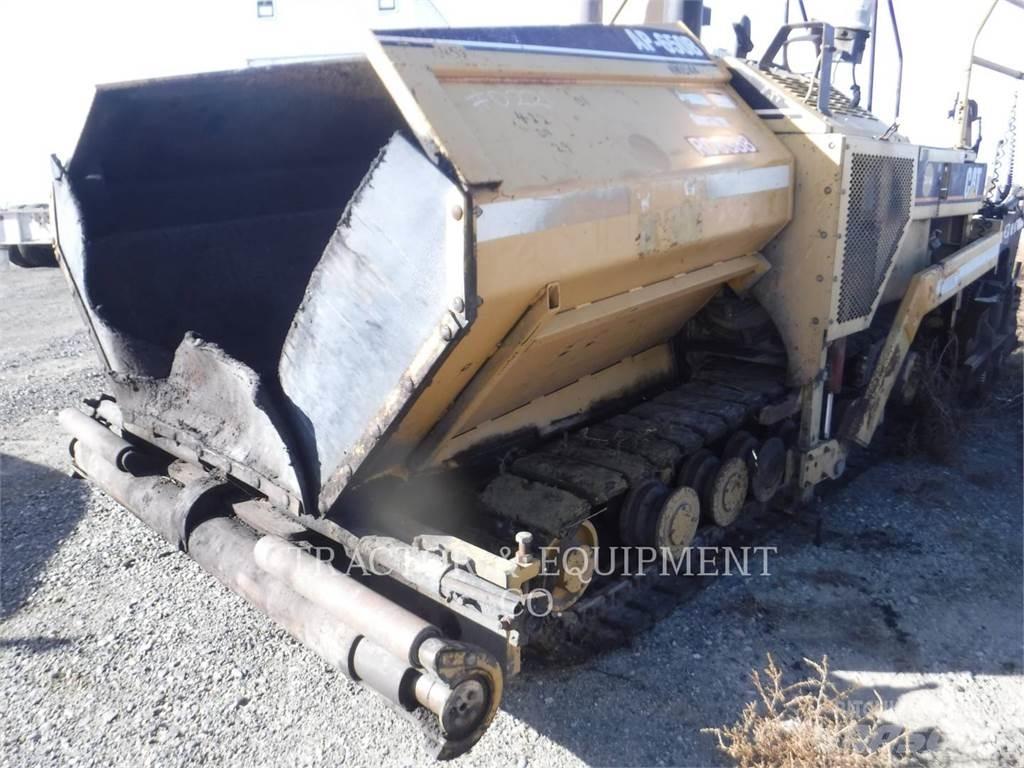 CAT AP650B Машини за асфалт