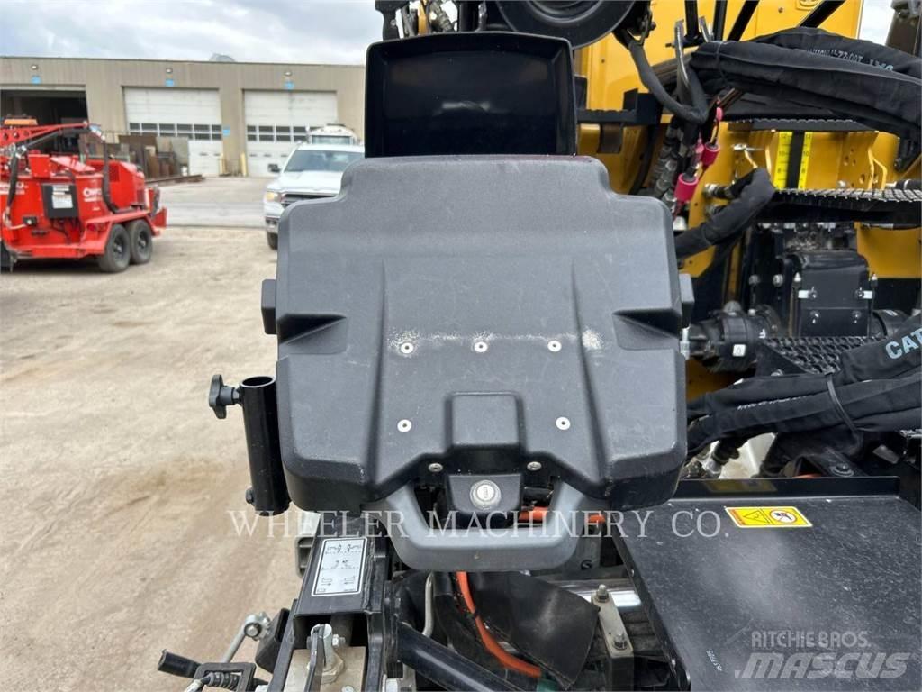 CAT AP655 Машини за асфалт