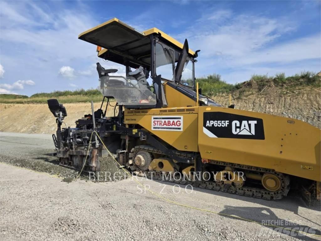 CAT AP655F Машини за асфалт