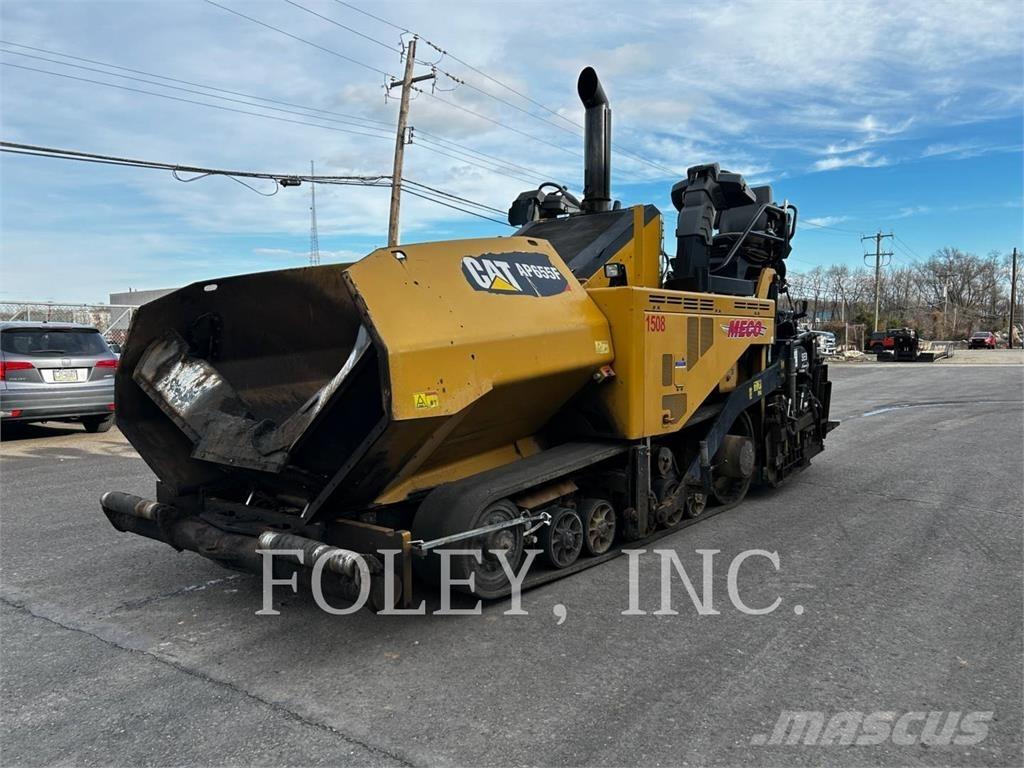 CAT AP655F Машини за асфалт