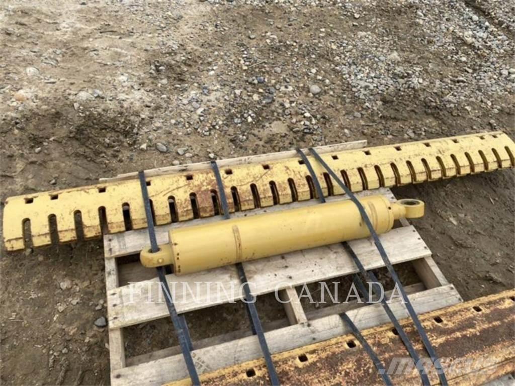 CAT ATTACHMENTS 14M Снегохвъргачки
