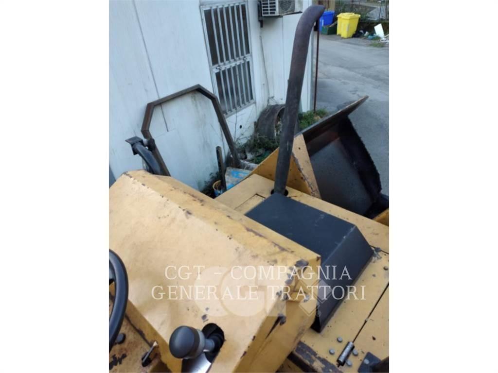 CAT BB730 Машини за асфалт