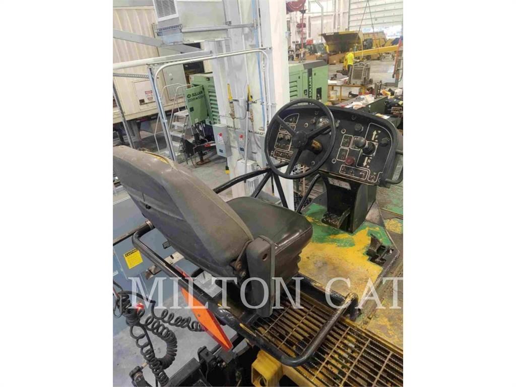 CAT BG-2455D Машини за асфалт