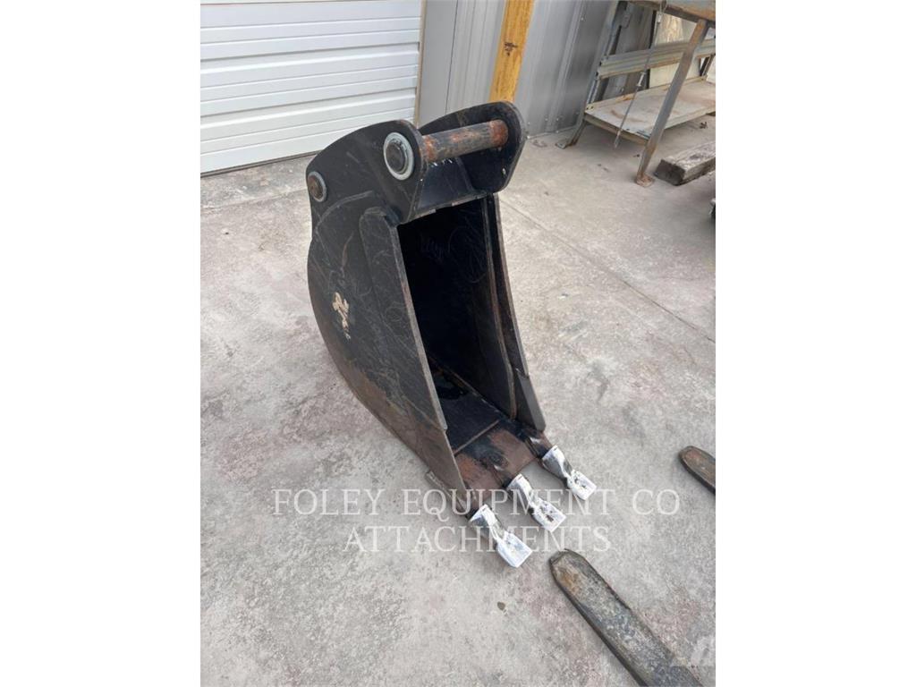 CAT BK420P12 Товарач със заден ексватор