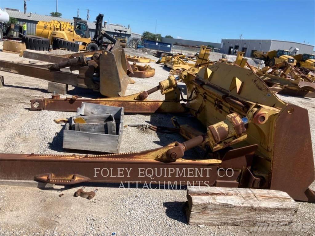 CAT BLD8TSU Верижни булдозери

