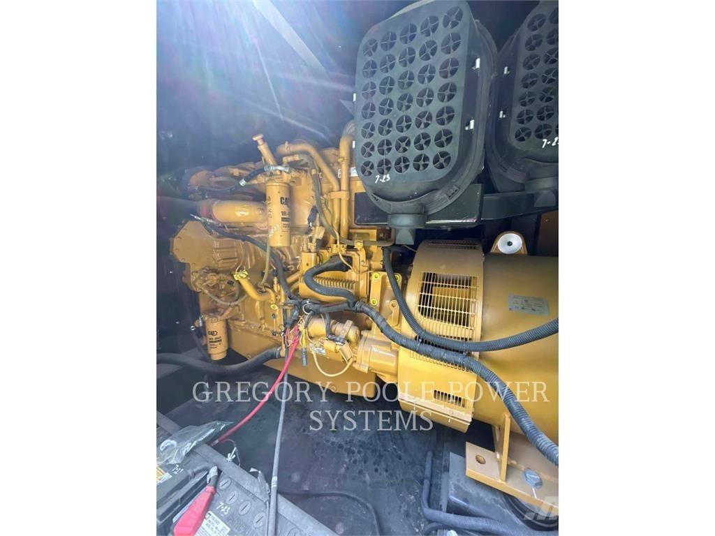 CAT C18 - 750 KW Дизелови генератори
