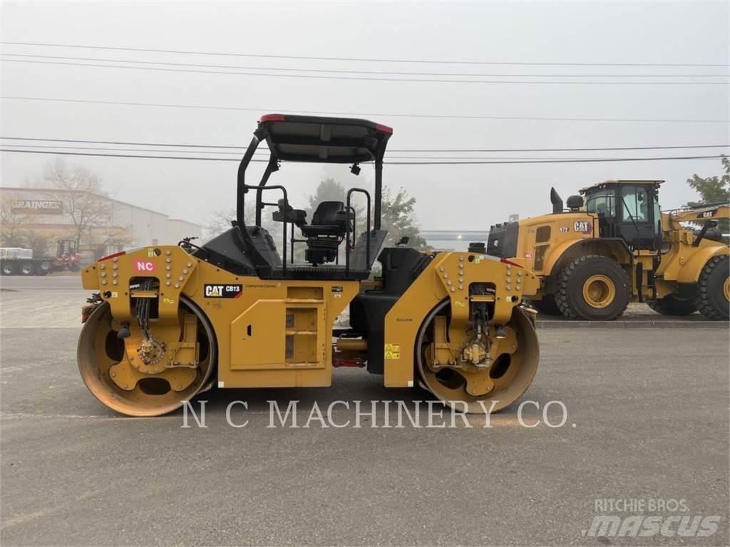 CAT CB13 Машини за асфалт