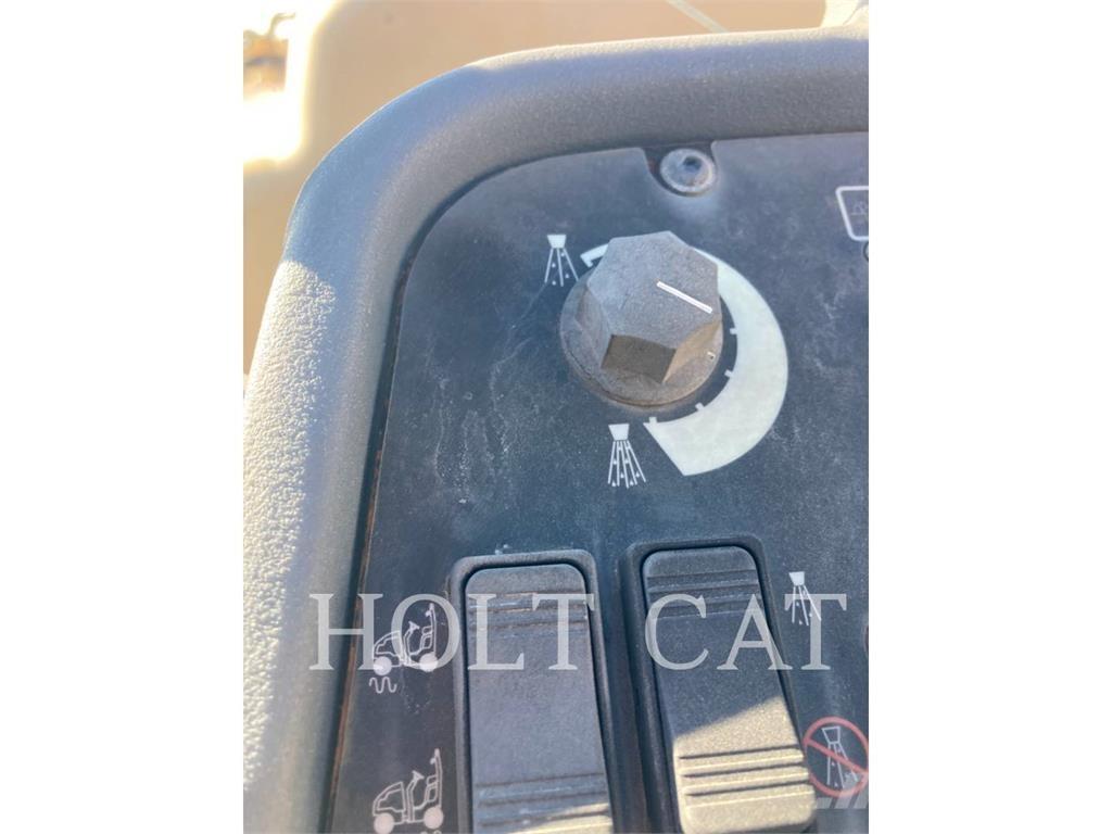 CAT CB14B Двойни барабанни ролки
