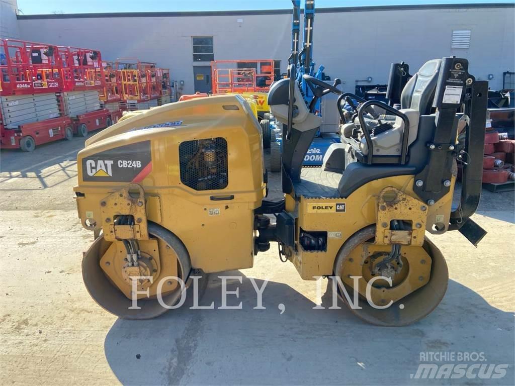 CAT CB24B Двойни барабанни ролки
