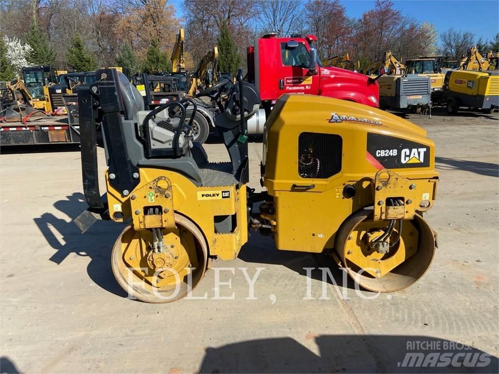 CAT CB24B Двойни барабанни ролки
