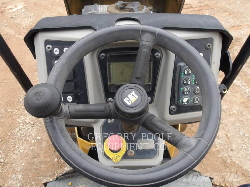 CAT CB24B Двойни барабанни ролки
