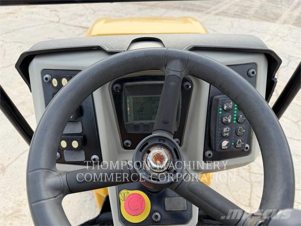 CAT CB24B Двойни барабанни ролки
