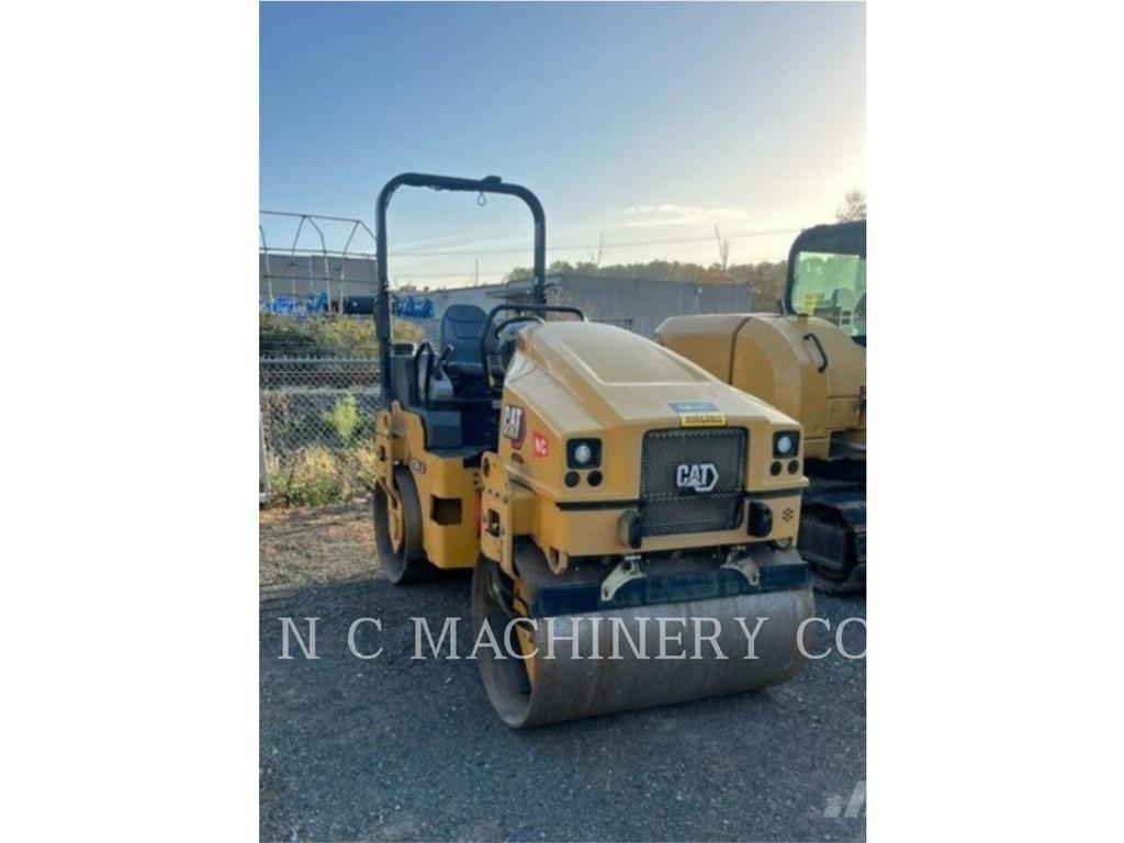 CAT CB4.0 Машини за асфалт