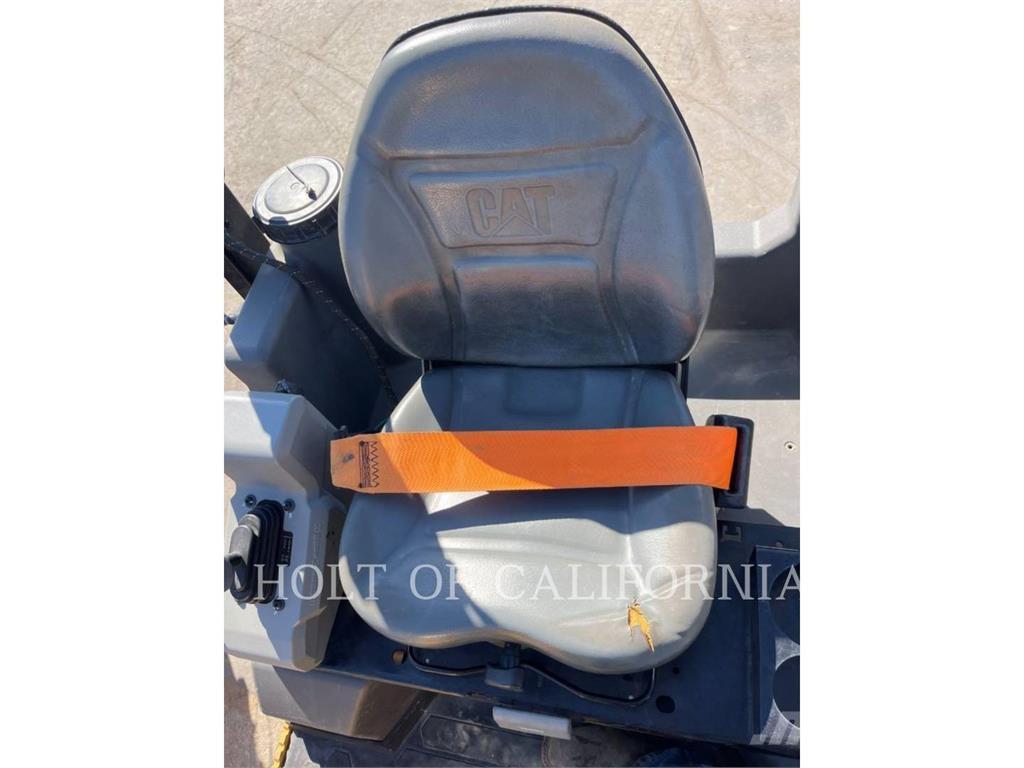 CAT CB4.0 Уплътнители за почва
