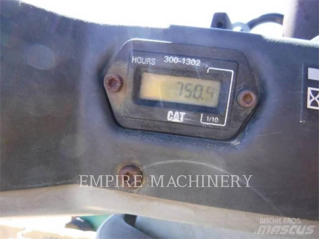 CAT CB434D Двойни барабанни ролки
