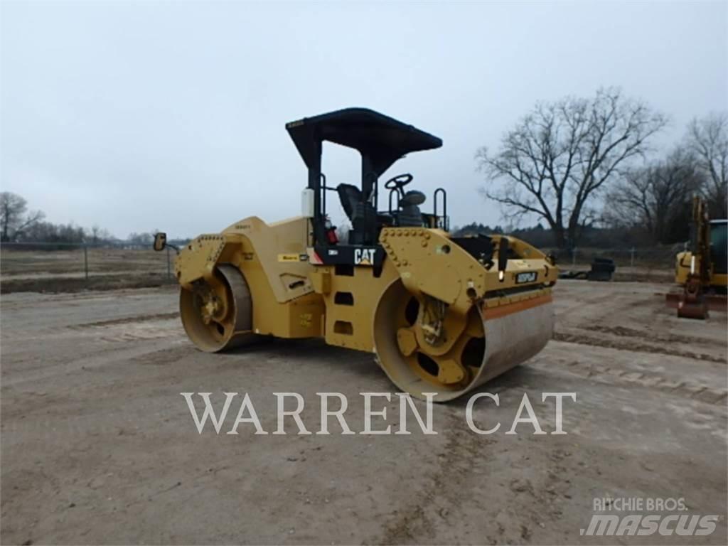 CAT CB64 Машини за асфалт