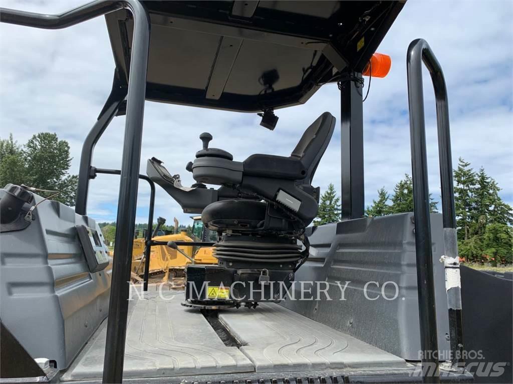 CAT CB66B Машини за асфалт