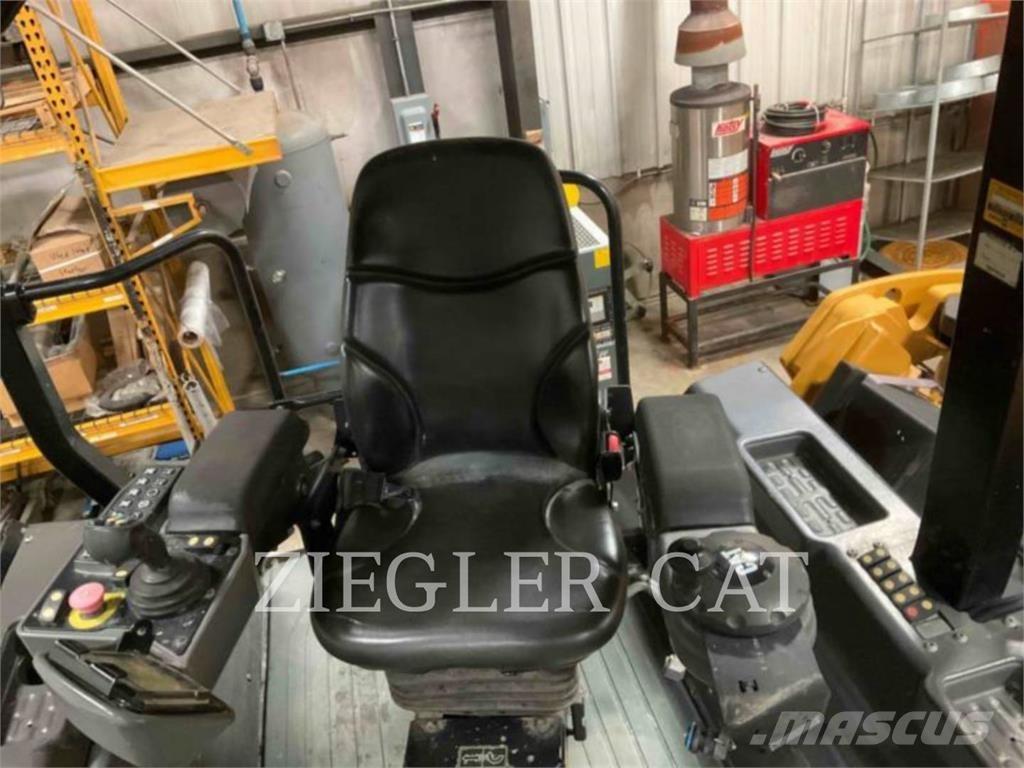 CAT CB68B Уплътнители за почва

