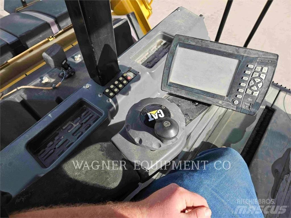 CAT CB68B Уплътнители за почва
