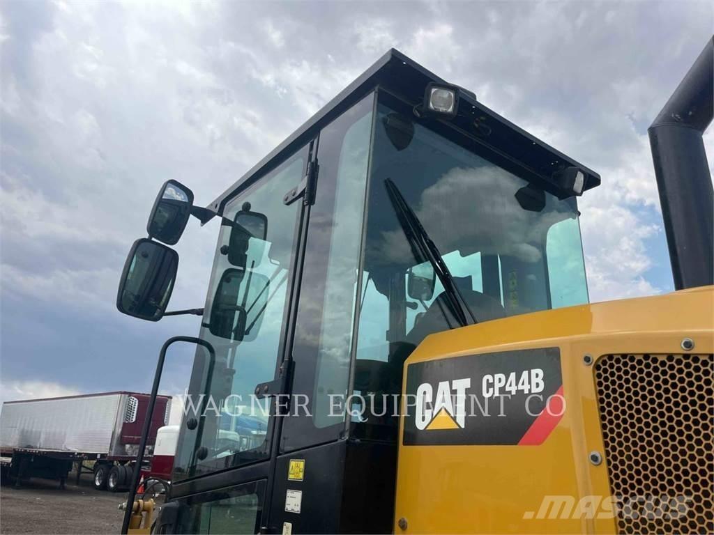 CAT CP44B Уплътнители за почва
